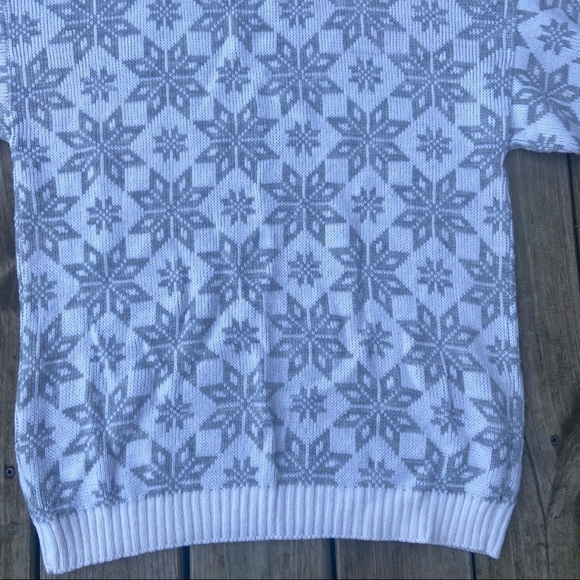 ** VTG Garland USA Gray white Snowflake mock neck pullover sweater - Picture 4 of 9